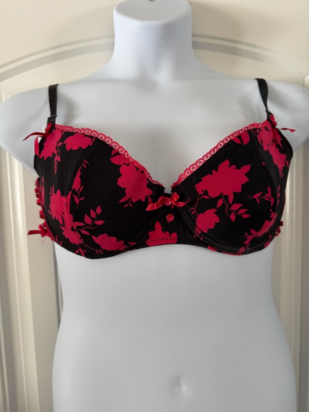 La Vie En Rose Black Bra with Fuchsia Floral Print